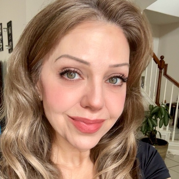 Meet your Posher, Dana - Picture 2 of 2